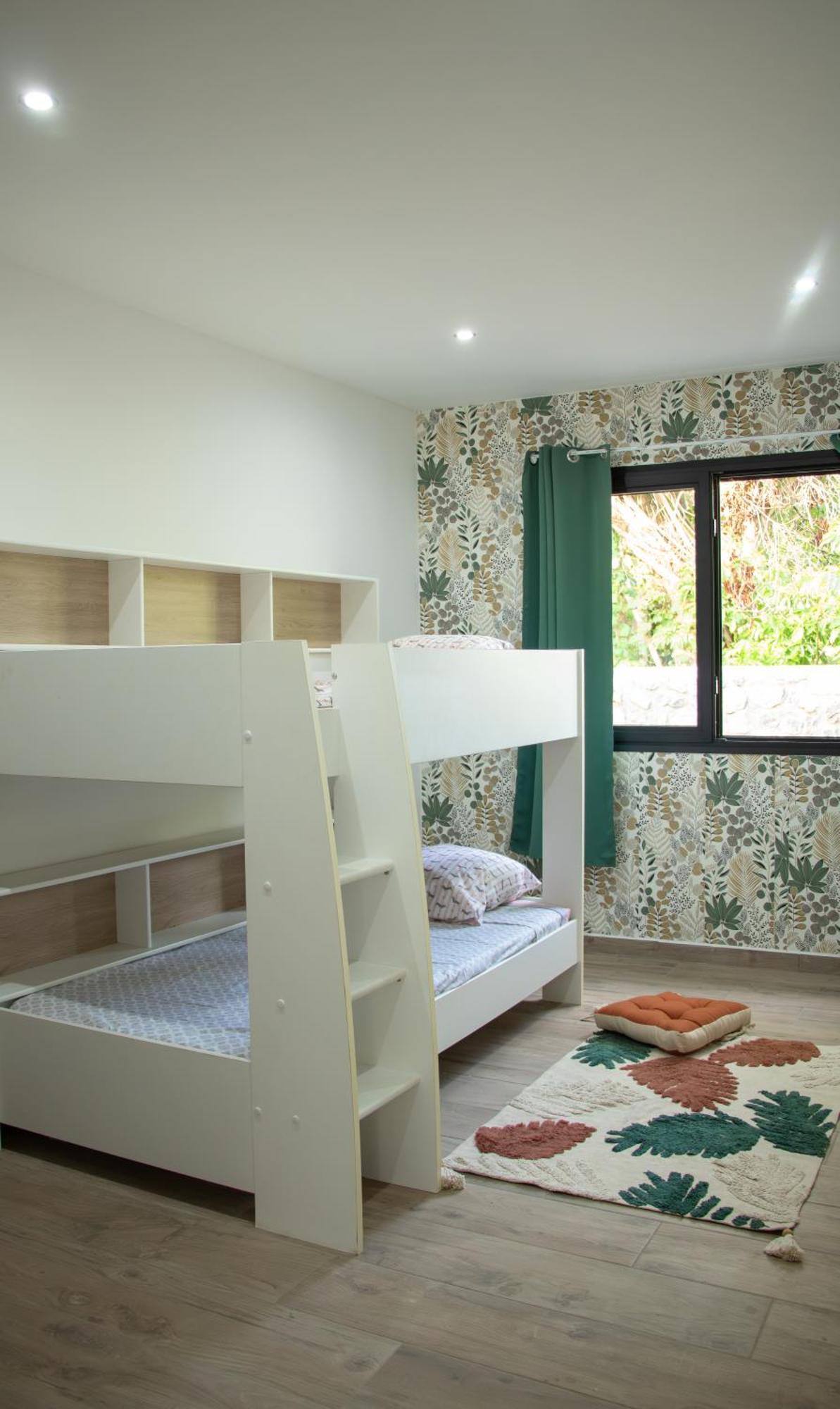 Le Beau Vallon 1- Jacuzzi Privatif Et Piscine Chauffee Partagee Saint Benoit Exterior photo