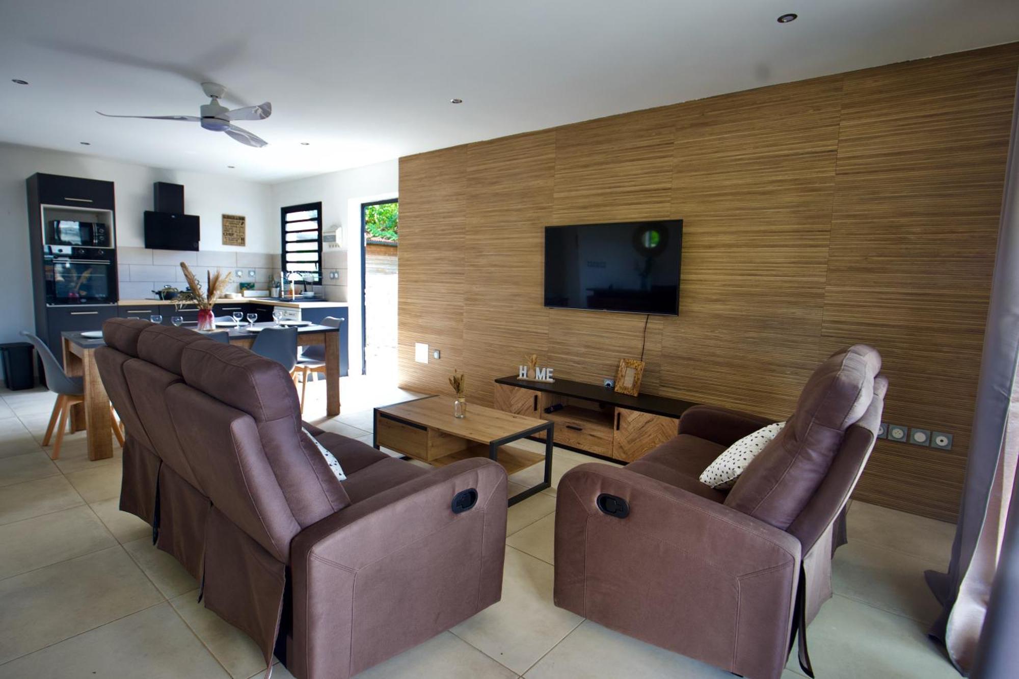 Le Beau Vallon 1- Jacuzzi Privatif Et Piscine Chauffee Partagee Saint Benoit Exterior photo